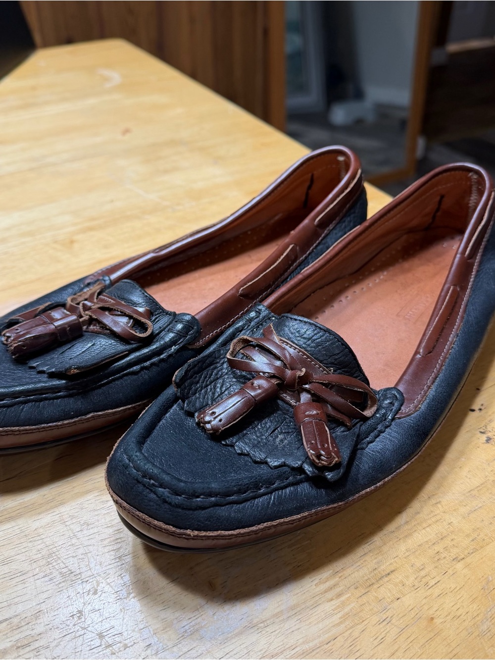 Johnston and Murphy Genuine Deerskin Men's Black and Brown Tassel Loafers